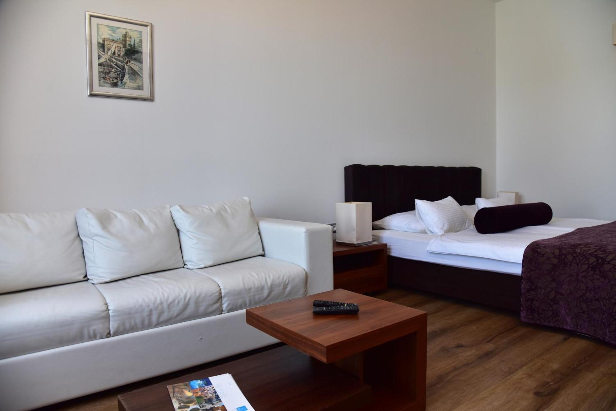Hotel Lipa Postira Eksteriør billede