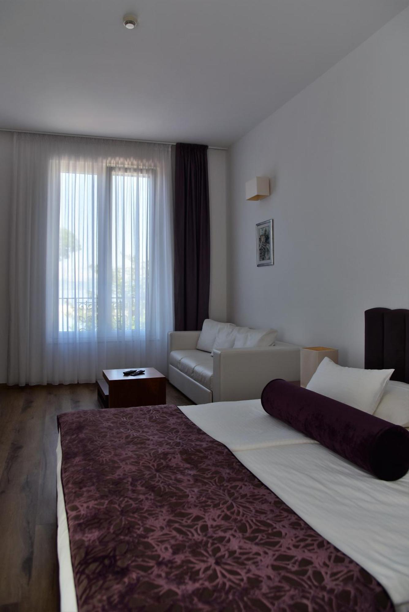 Hotel Lipa Postira Eksteriør billede